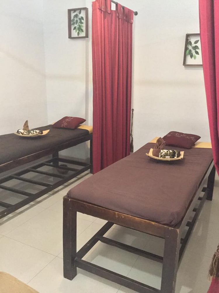 Grand La Walon Hotel 35/66