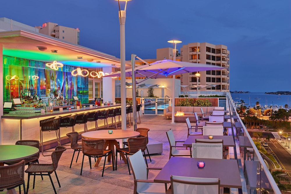 Art Ovation Hotel Autograph Collection 41/48