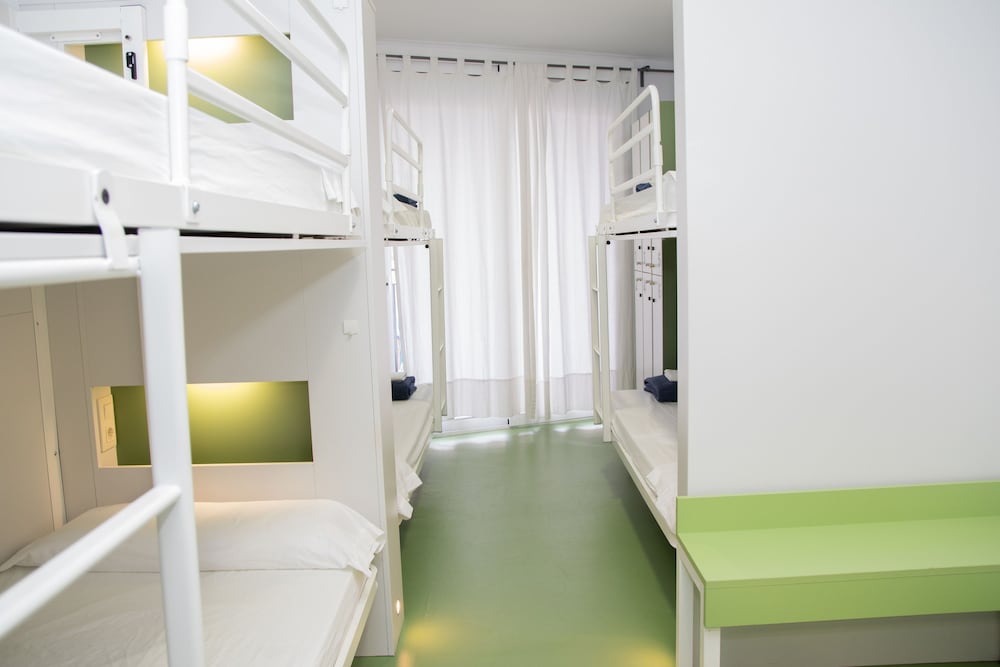 Female Dorm, Female Only, Standard, 6 People, 3 Bunk Beds, Private Bathroom
