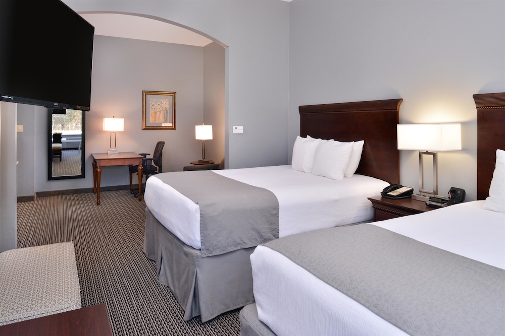 Best Western Plus Two Rivers Hotel & Suites 13/35