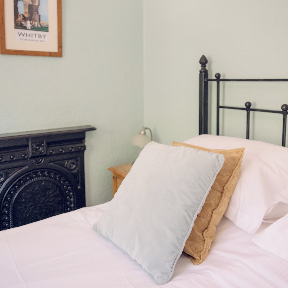 Broomfield House 24/50