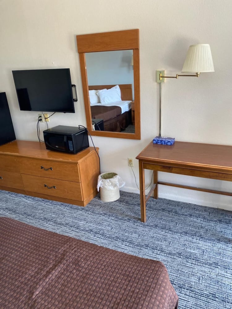 America's Best Inn Brinkley 14/19