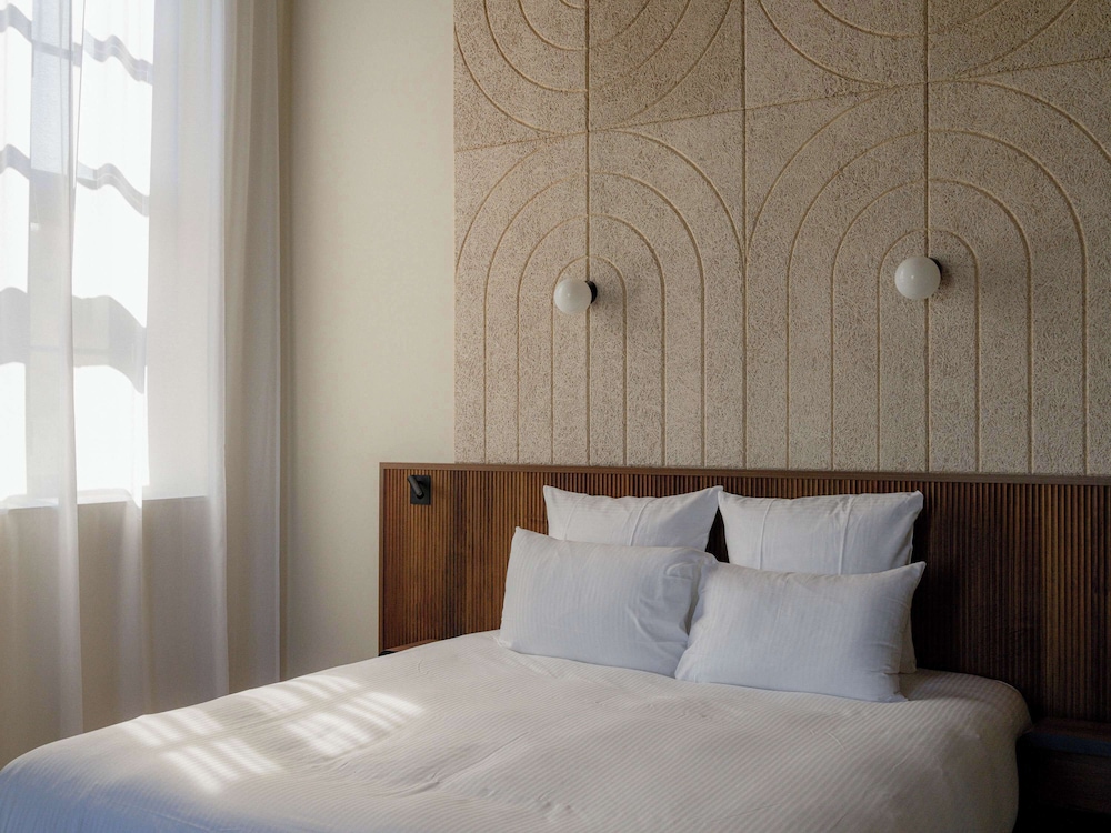 SUPERIOR, DOUBLE BED