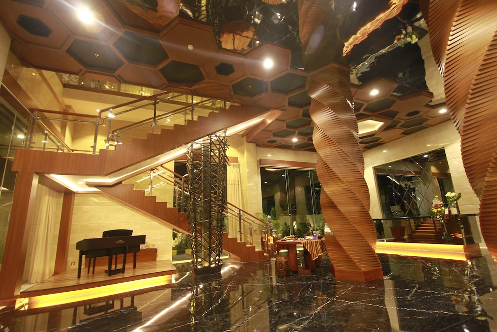 Fox Hotel Nagoya Batam 59/69