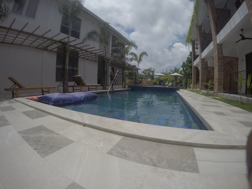 Abdi Hotel & Bungalow 26/28