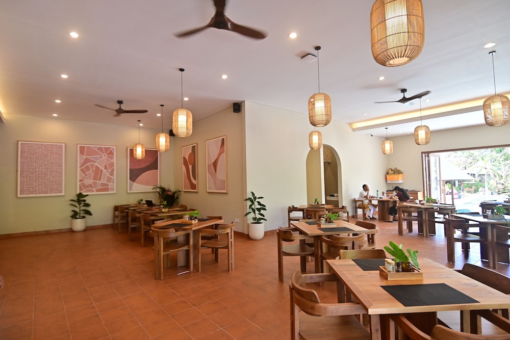 Puri Cendana Resort 54/72