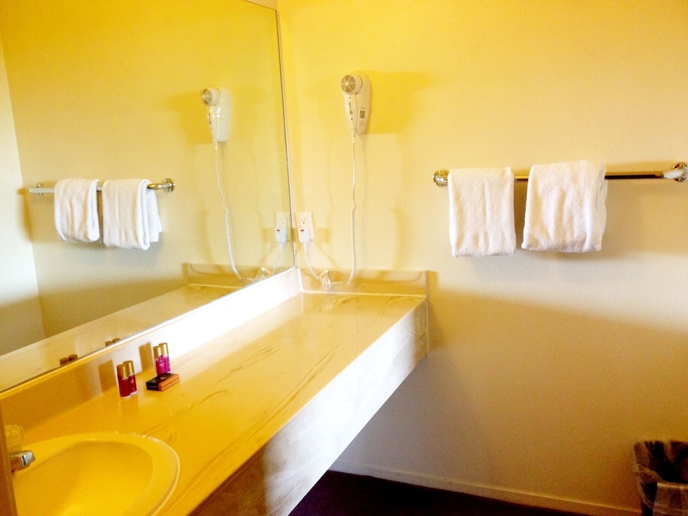 Motel6 Las Vegas, NV - Downtown Fremont St Experience 31/31