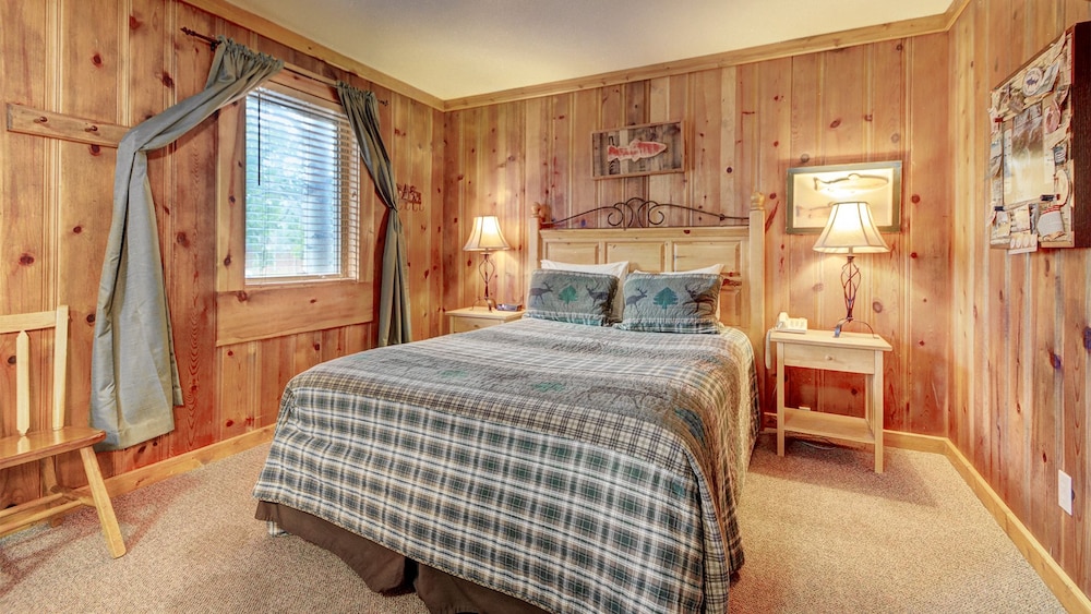 Eagle Fire Lodge Cabins 34/75