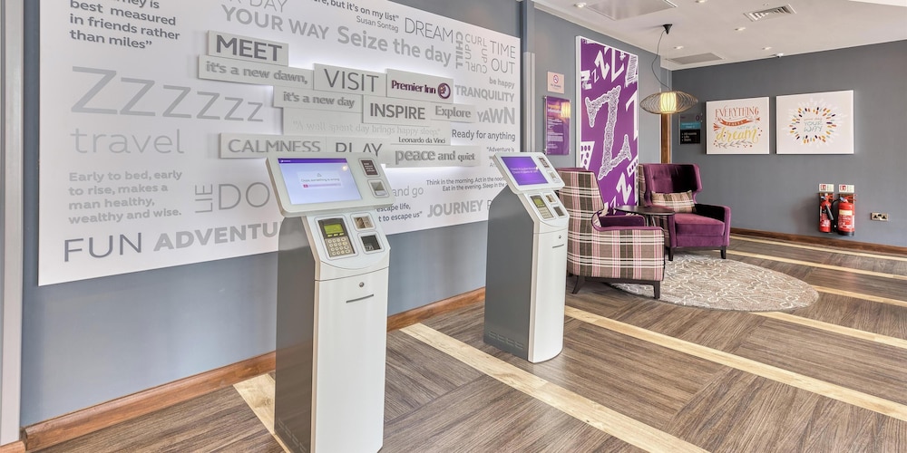 Premier Inn London Hammersmith (Shepherds Bush Road) 31/47