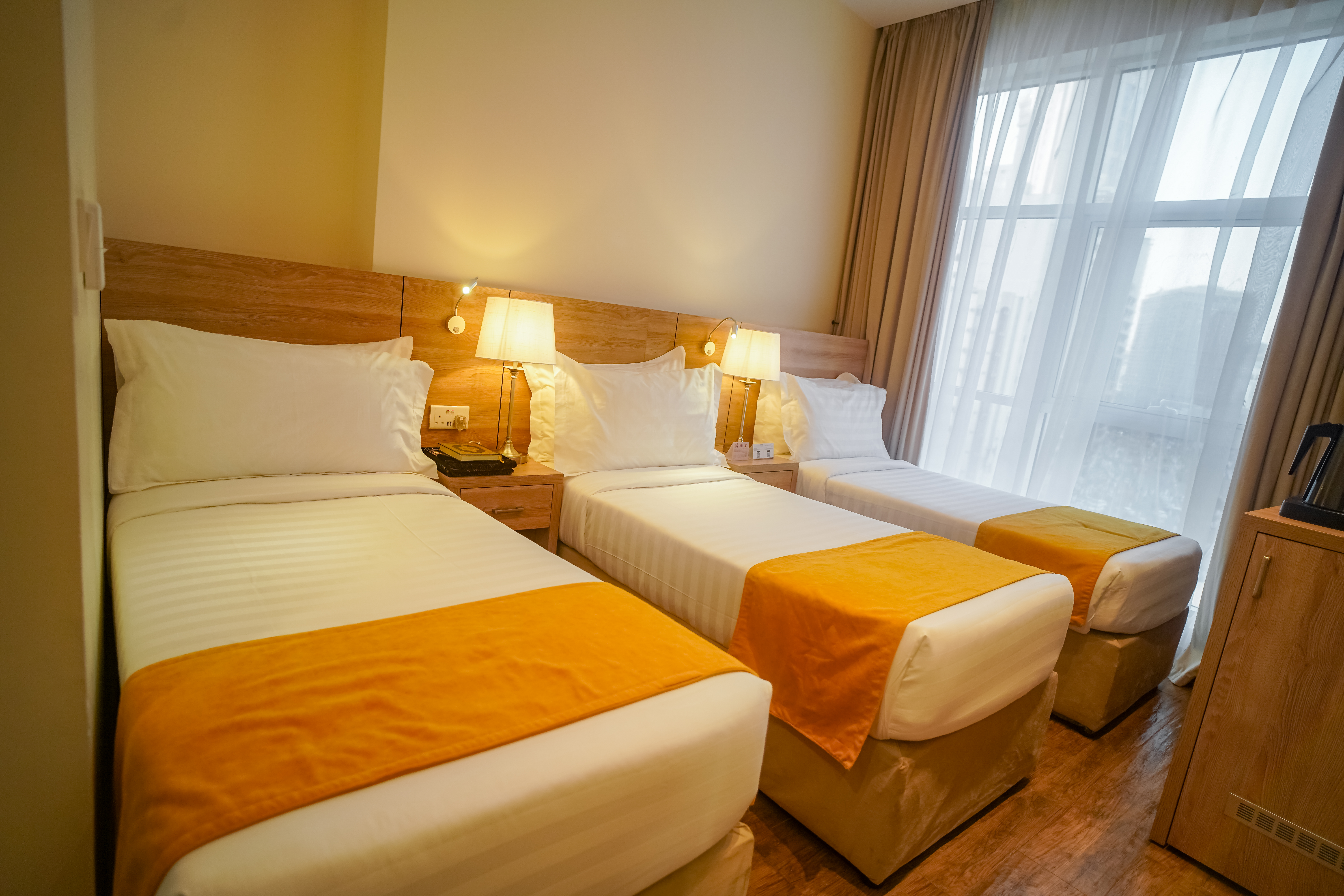 ROOM, TRIPLE