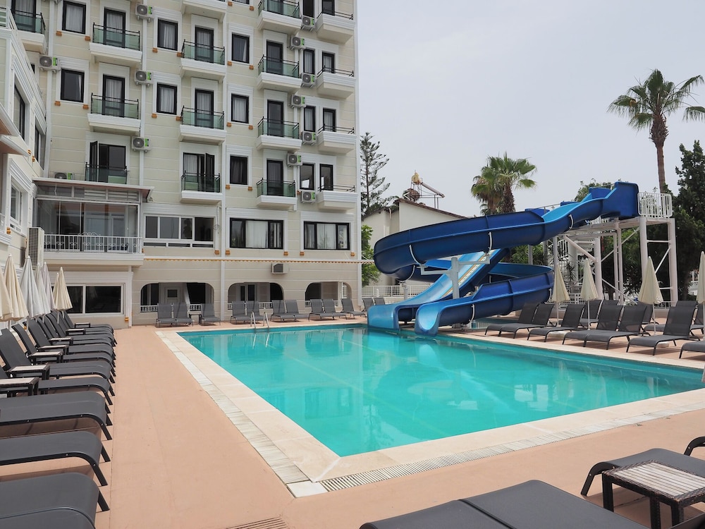 Hotel Sun Fire Beach 7/57