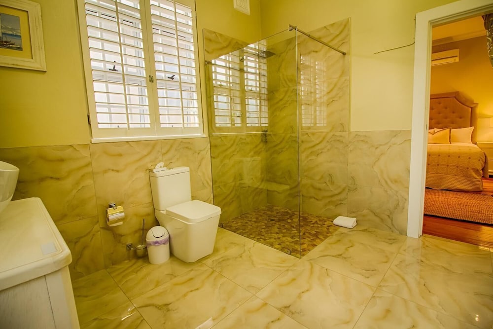 Musgrave Avenue Guest Lodge 42/46