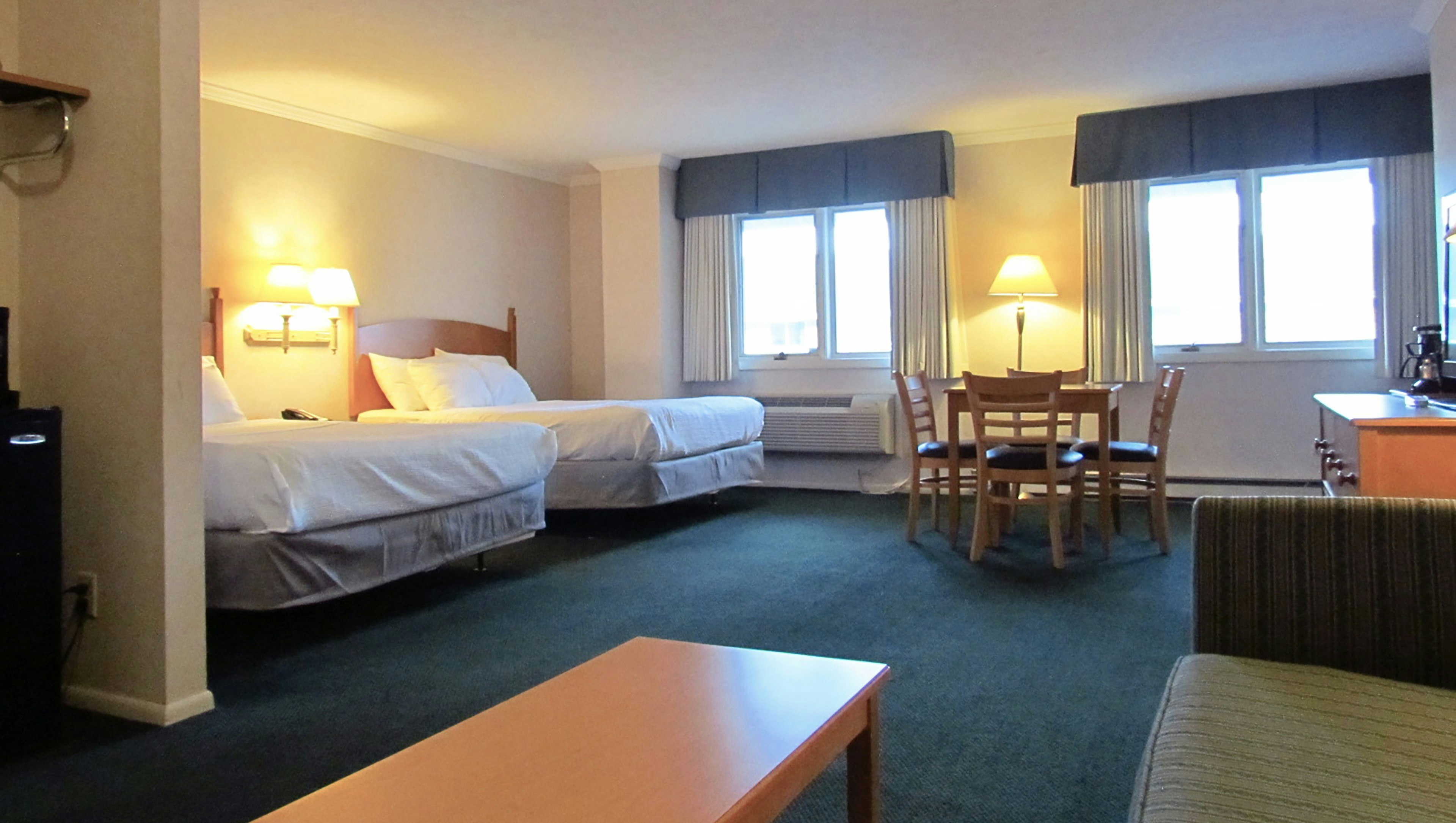 Suite, 2 Queen Beds, Sofa
