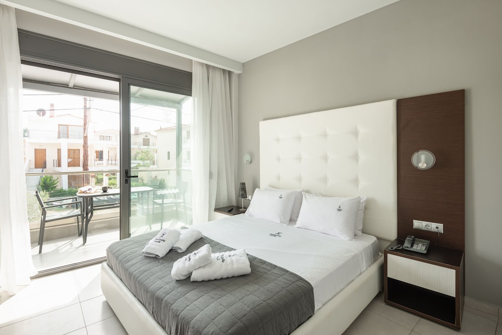 Flegra Beach Boutique Apartments 16/48
