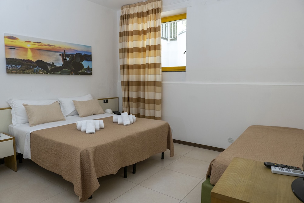 Hotel Santa Lucia 32/71