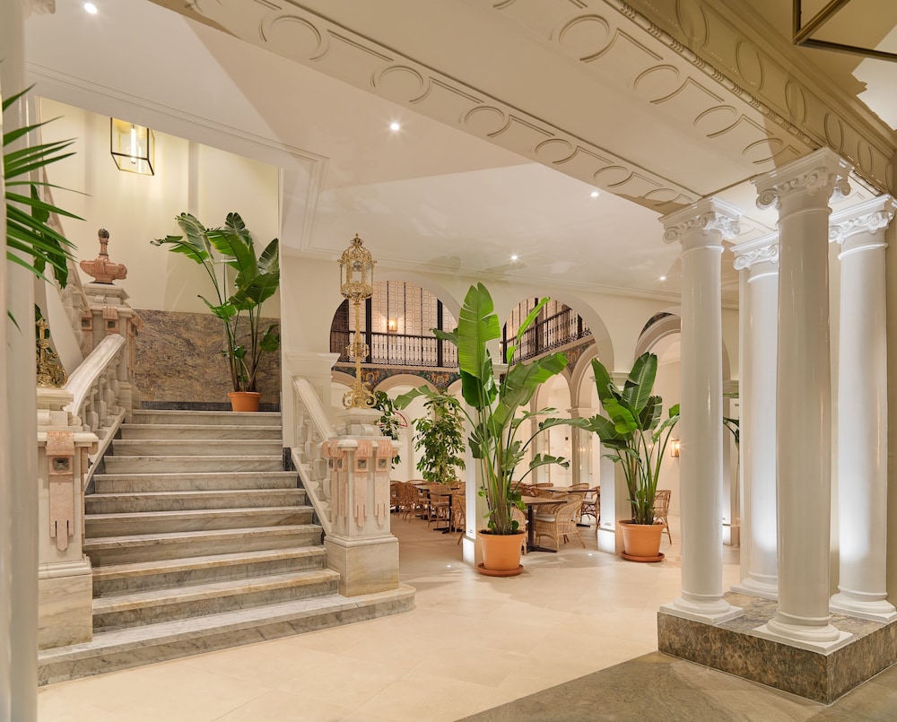 H10 Palacio Colomera 11/77