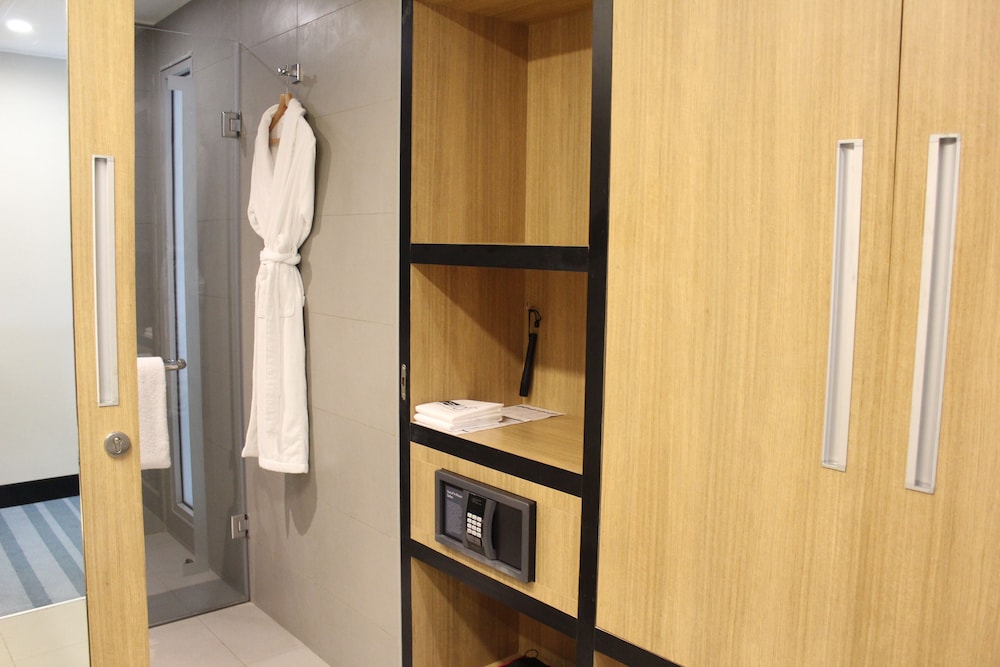 Aloft New Delhi Aerocity 11/35