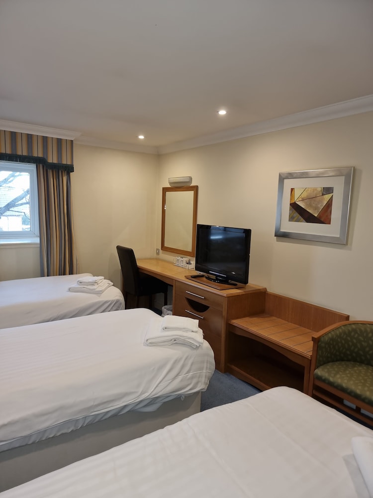 Family, 1 Double and 1 Single Bed
