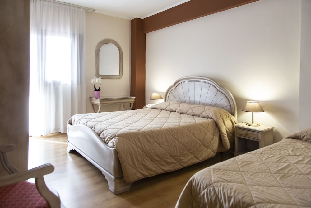 GRAND HOTEL DEL PARCO 40/62