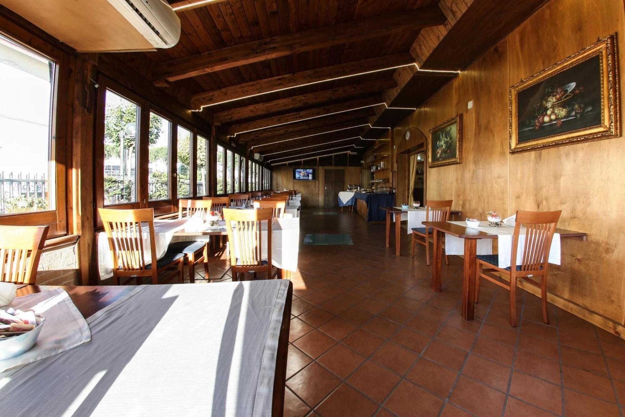 Hotel Max 37/50