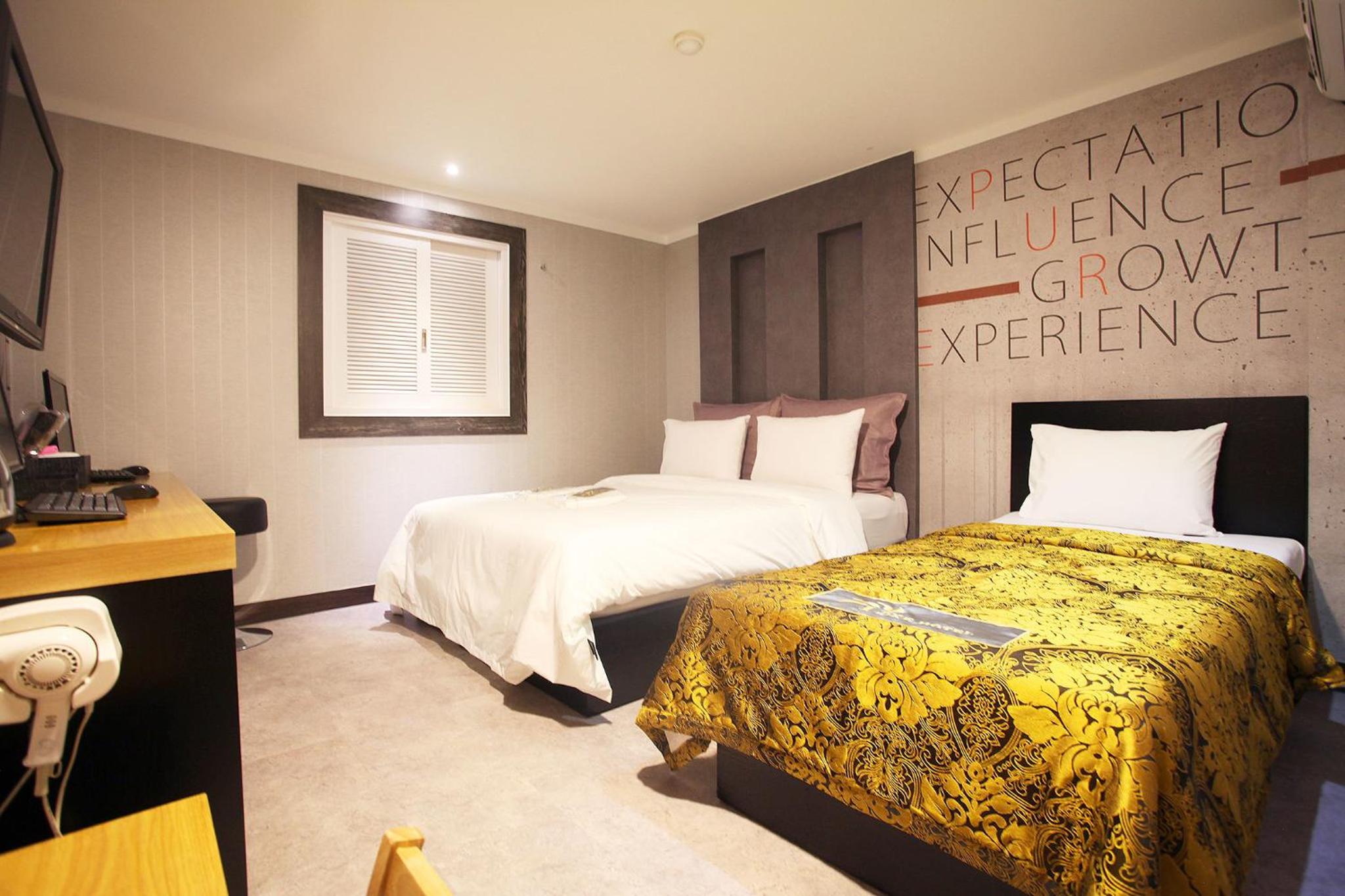 Hotel Luxe 14/75