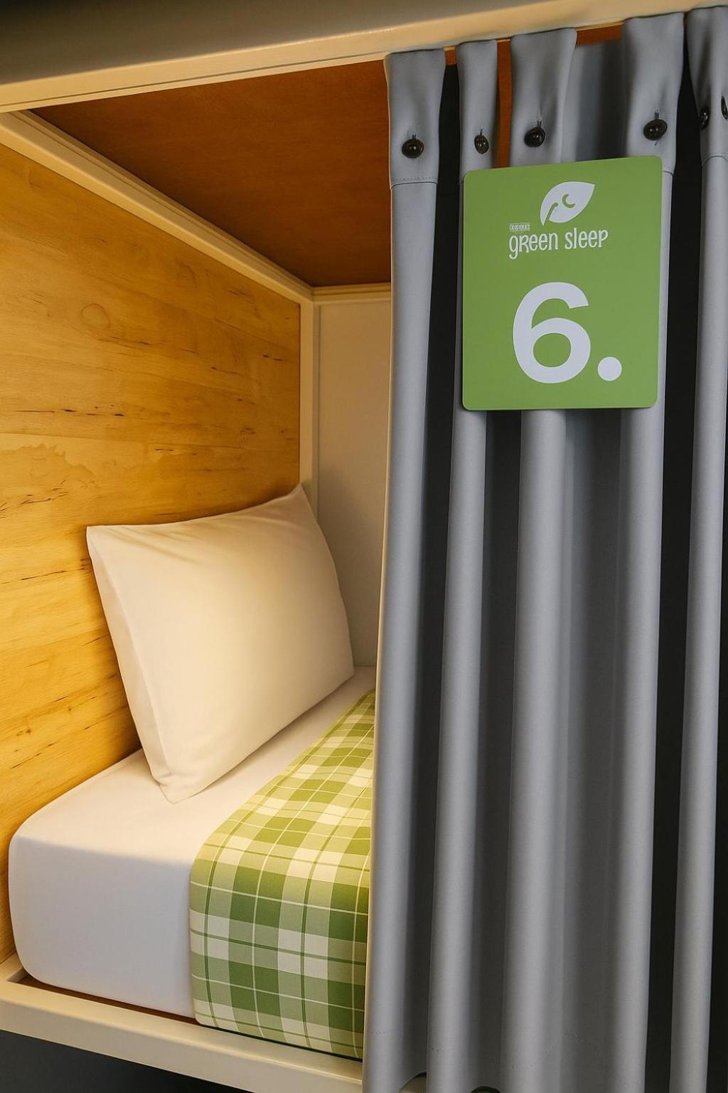 Green Sleep Hostel 46/68