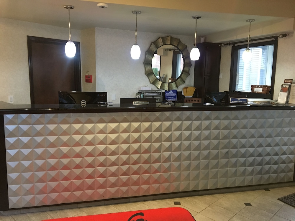 District Hotel 9/50