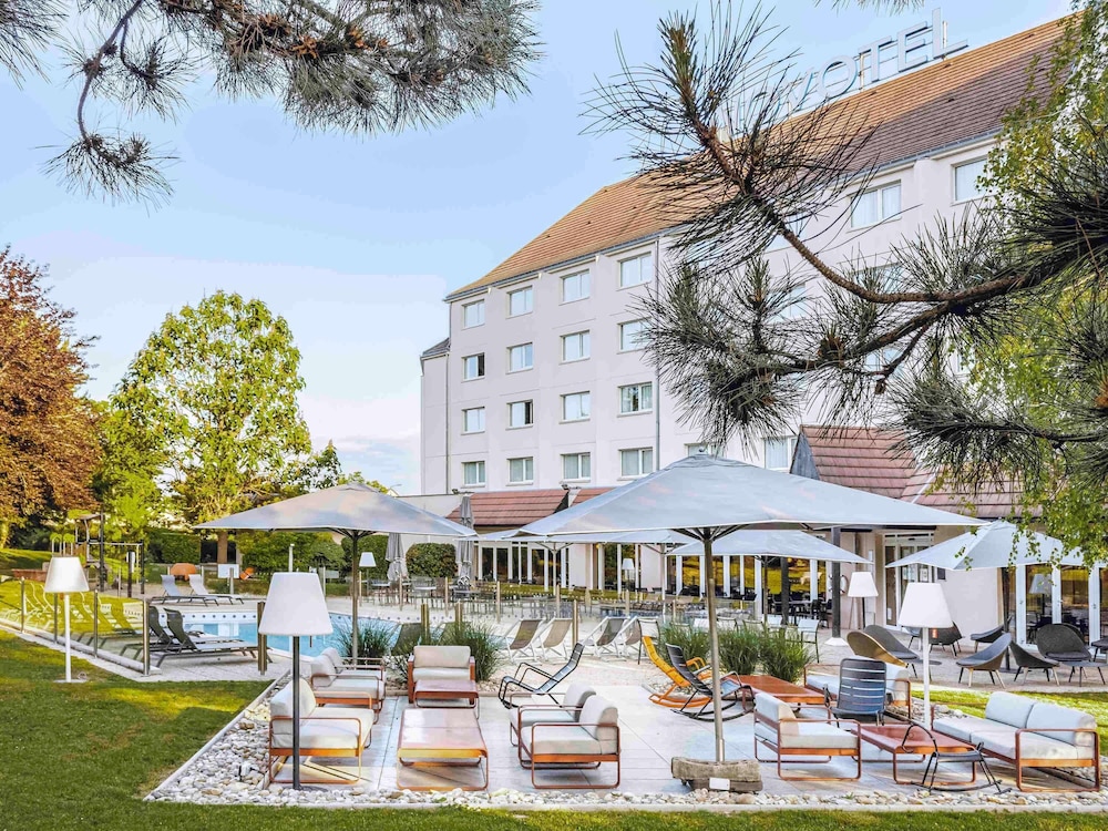 NOVOTEL BEAUNE 68/73