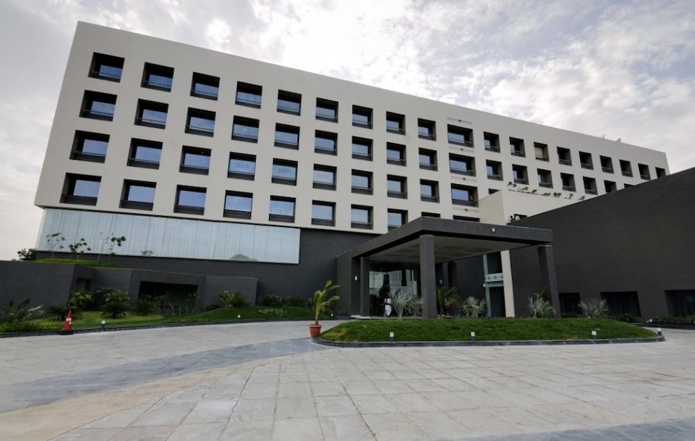 Narayani Heights Hotel and Resort photo3