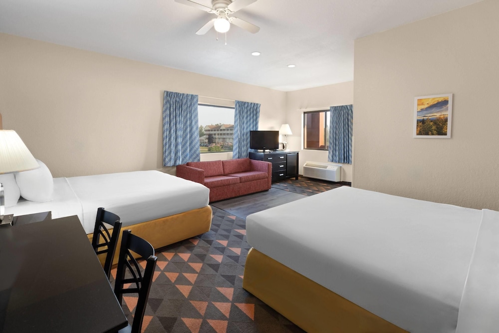 Room, 2 King Beds, Bridge View