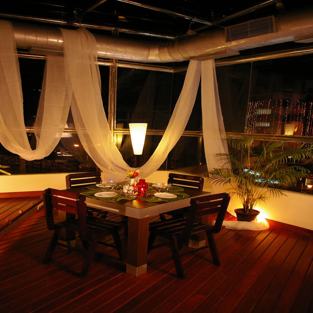 Gokulam Park Inn 39/57