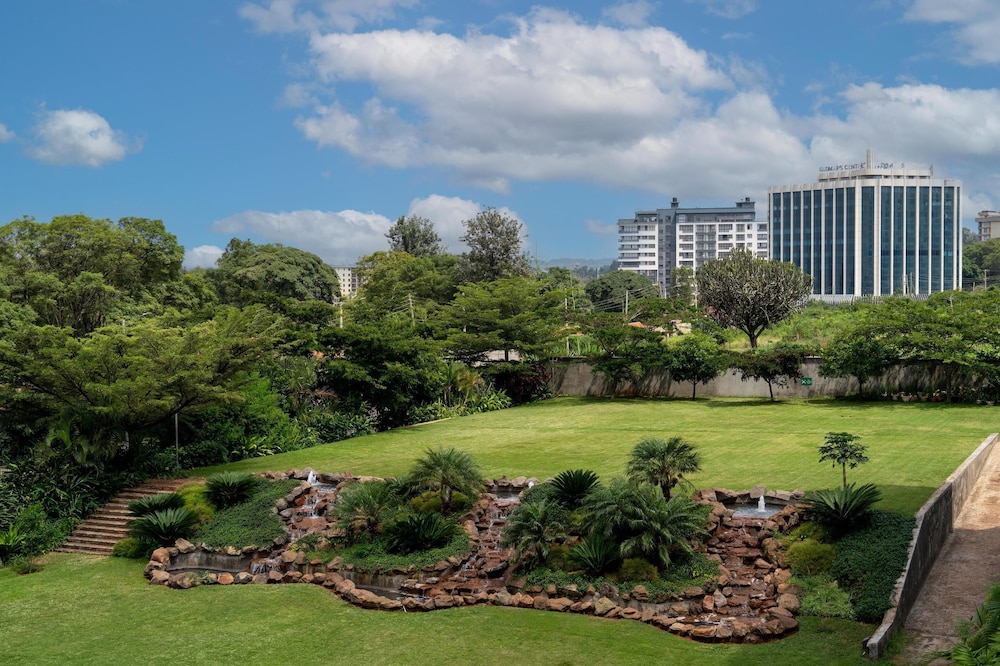 RADISSON BLU HOTEL NAIROBI UPPER HILL 74/77