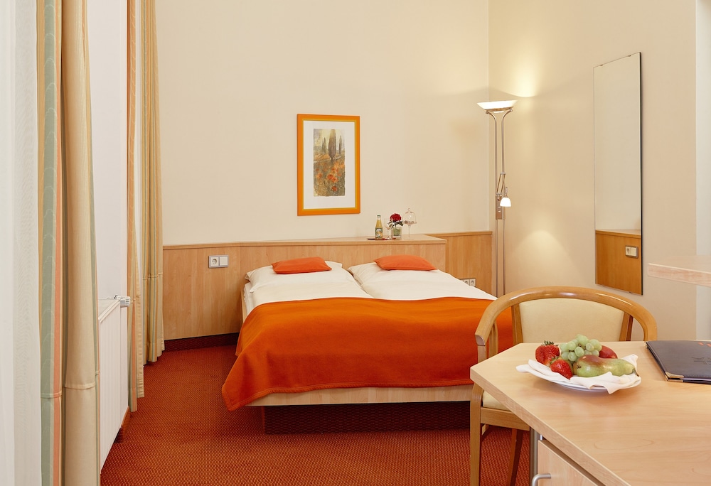 City Partner Hotel Adria 41/84
