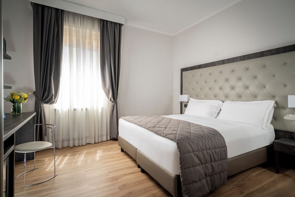 Deluxe, Double or Twin Bed