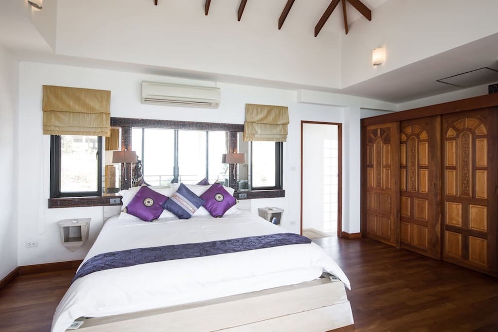4 Bedroom Sea View Villa Suay Paap 13/40