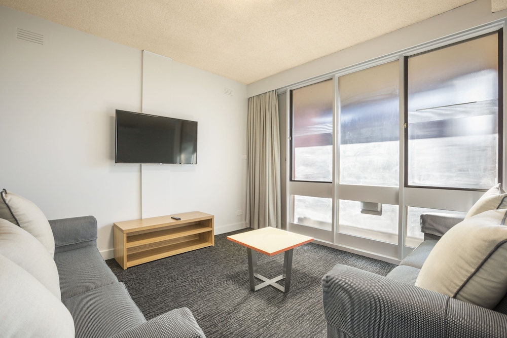 Waltzing Matilda Hotel 27/44