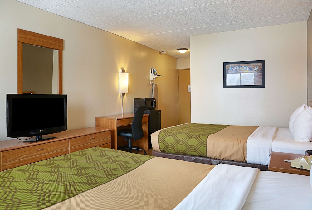 Econo Lodge Darien Lakes 21/46
