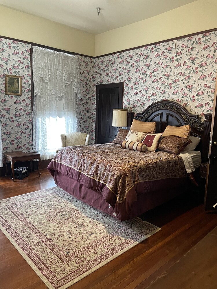 Grand Gables Inn Bed & Breakfast 16/38