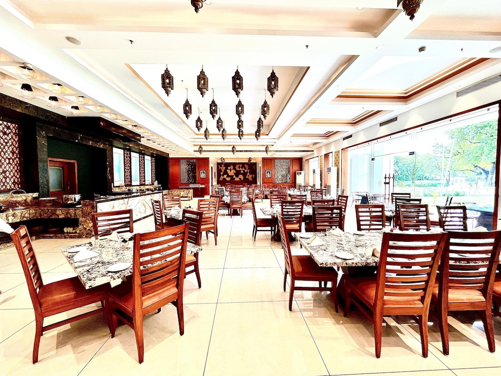 Hotel Chandela Khajuraho 33/50