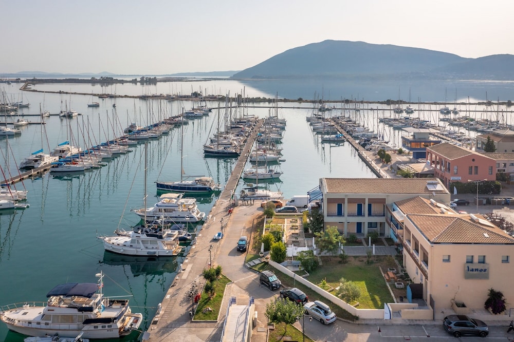 Ianos Bay 17/21