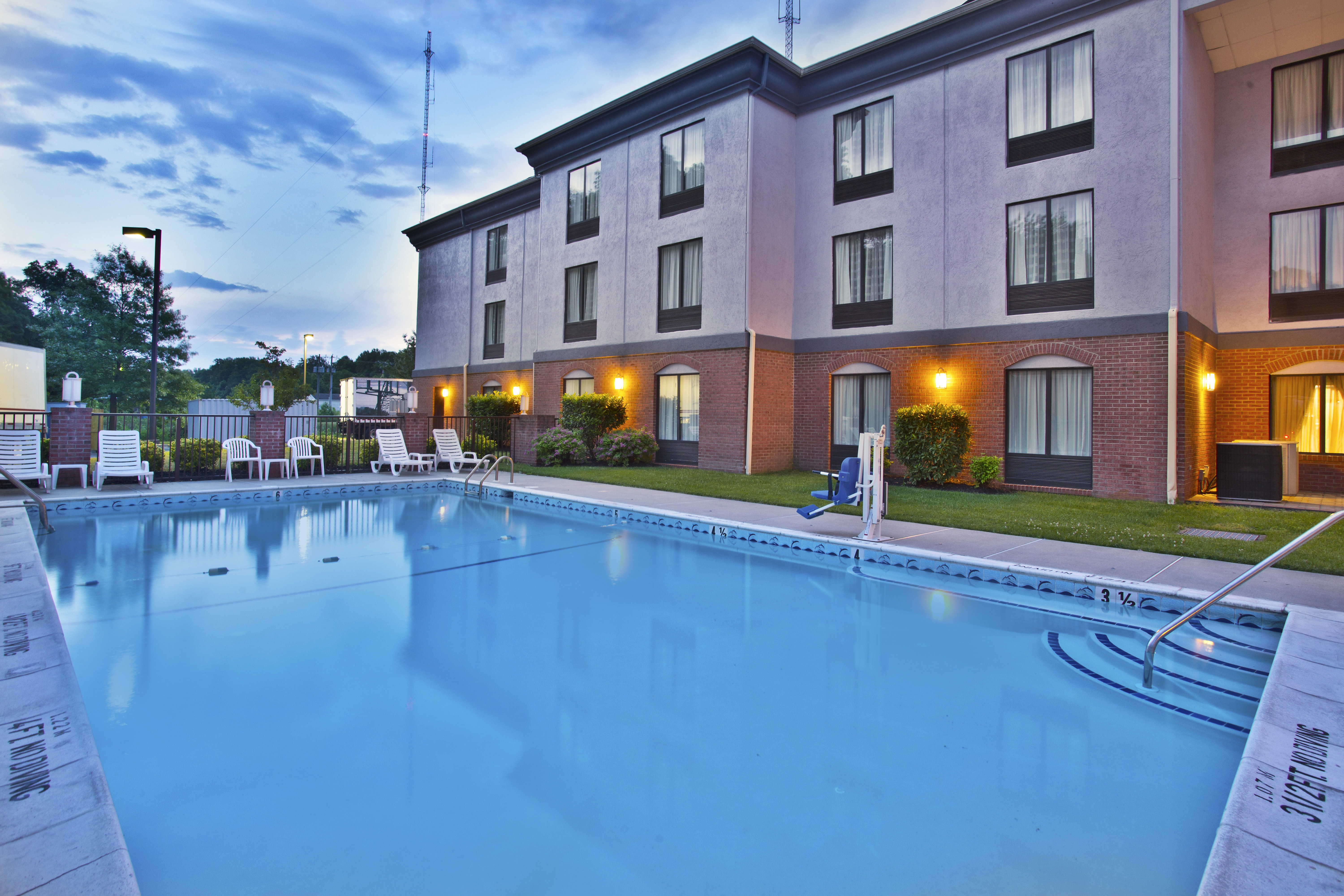Holiday Inn Express Hotel Suites Harrington 4/52