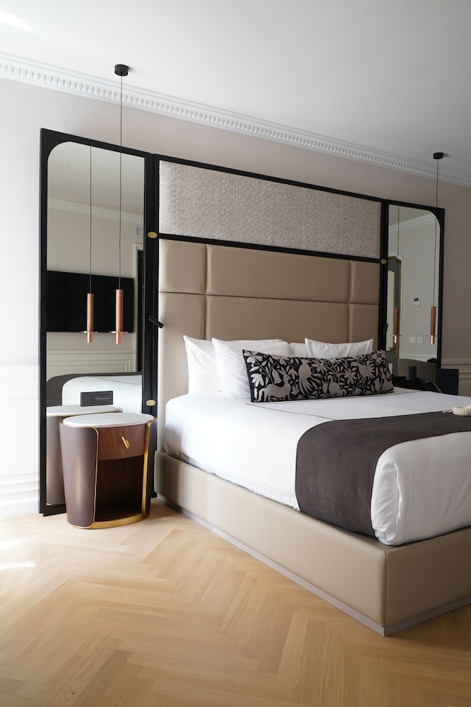 The Alest Hotel 15/45