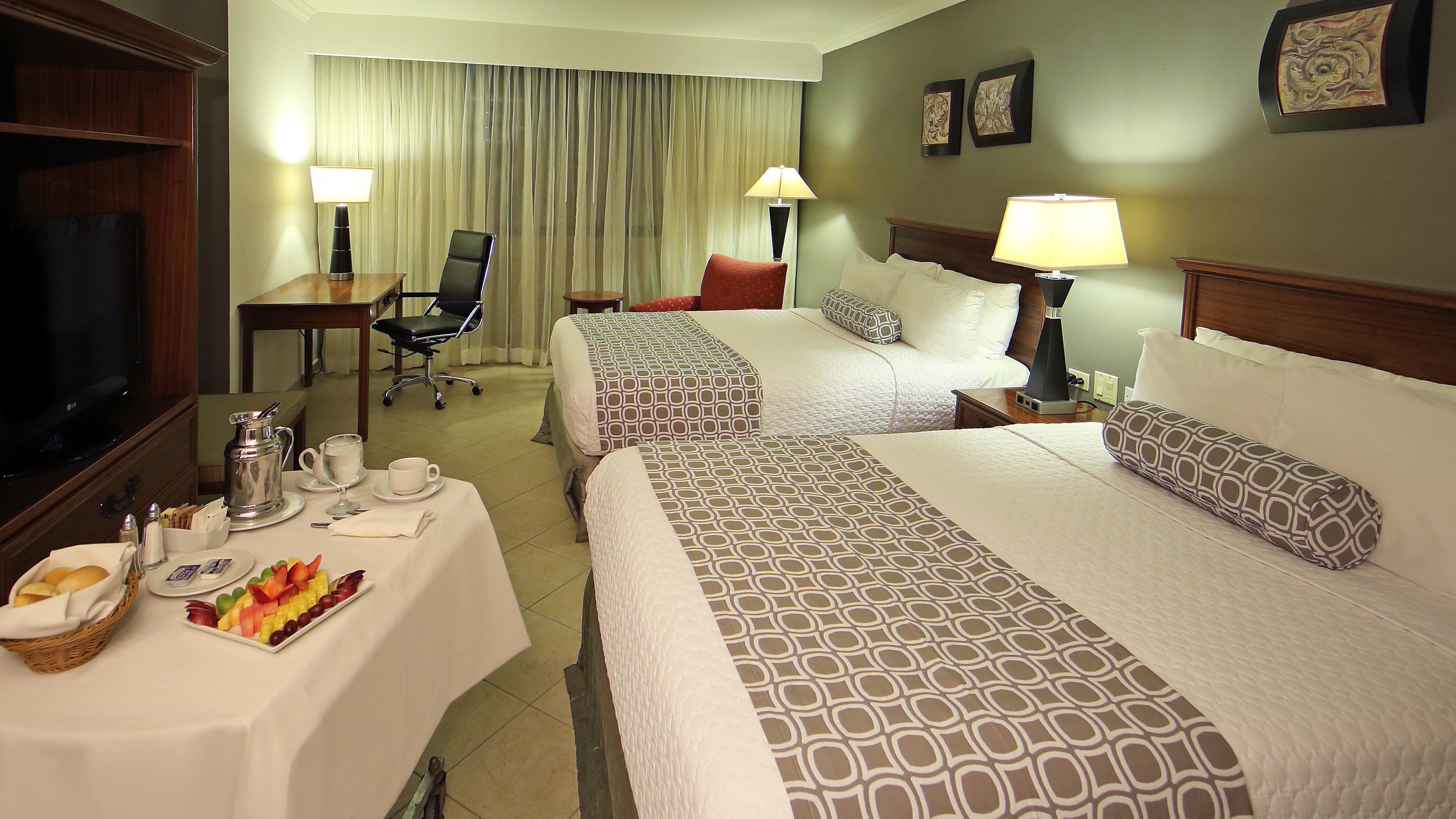 Crowne Plaza Panama 80/80
