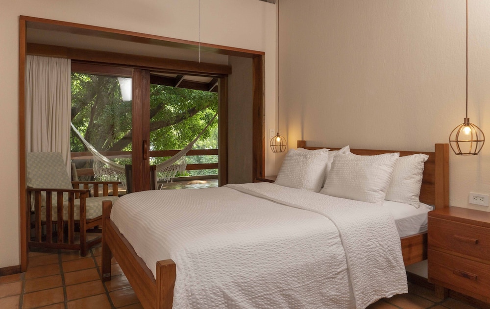 Hotel Capitan Suizo 28/75