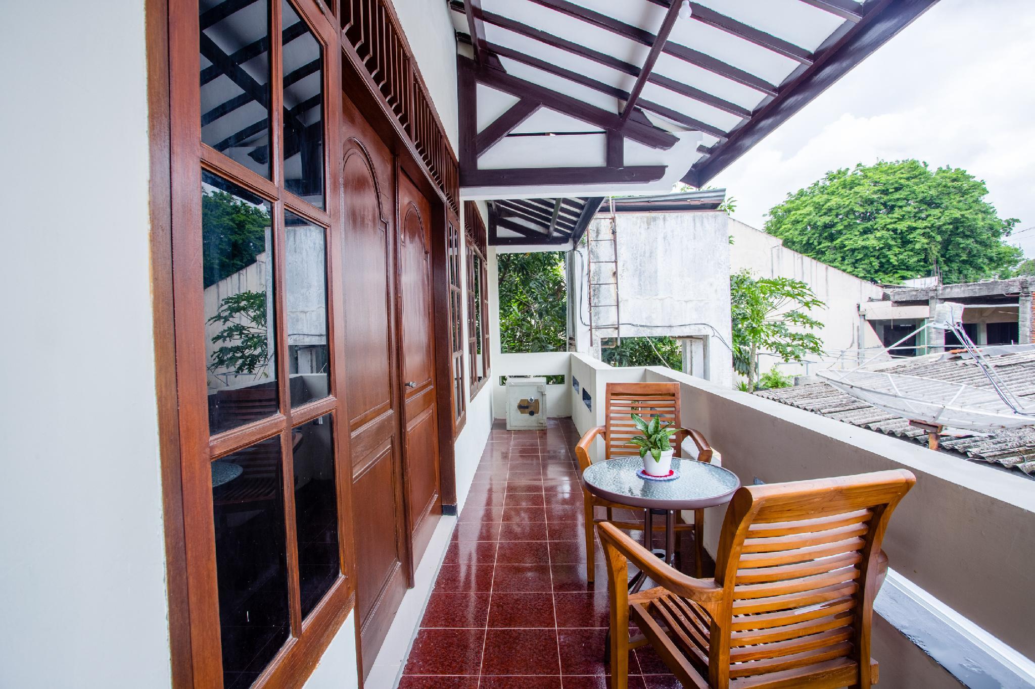 OYO 2409 Safara Guesthouse Syariah 13/16