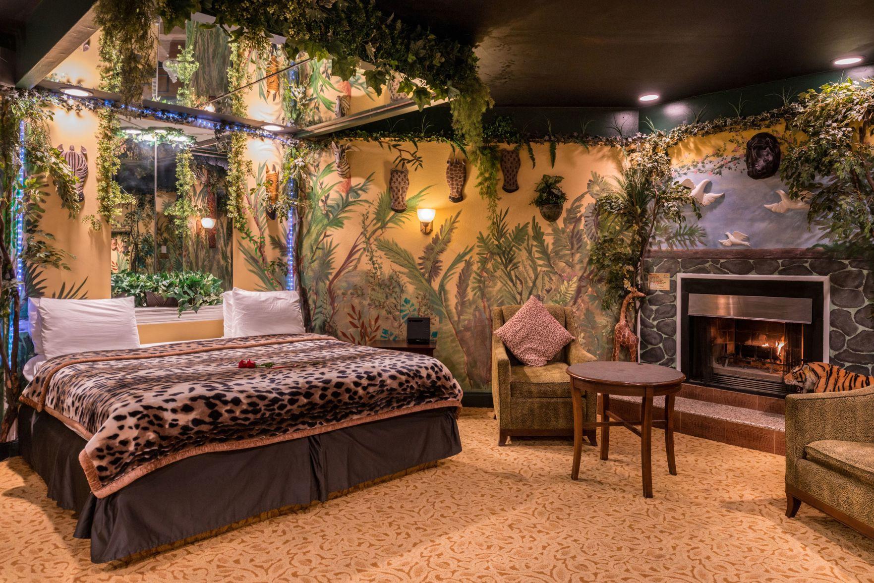 Theme, Jungle, Suite, Jetted Tub