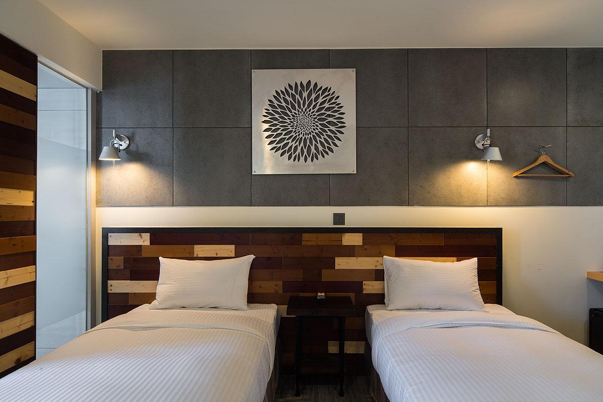 Room, Twin Beds, No Window
