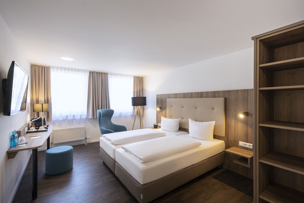 ACHAT Hotel Stuttgart Zuffenhausen 9/80