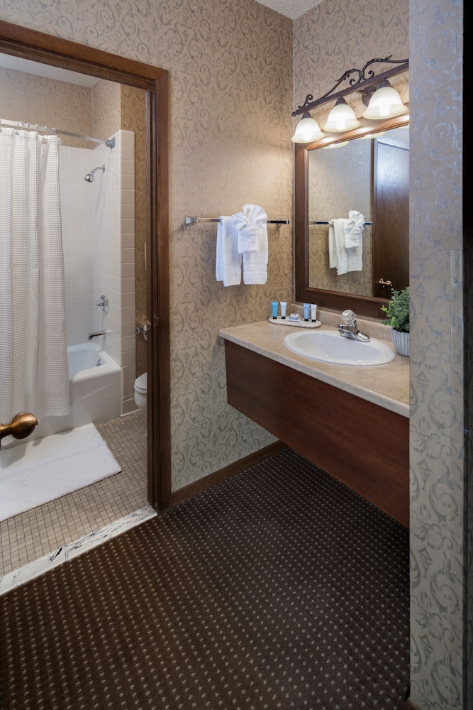Grand Gateway Hotel 26/27