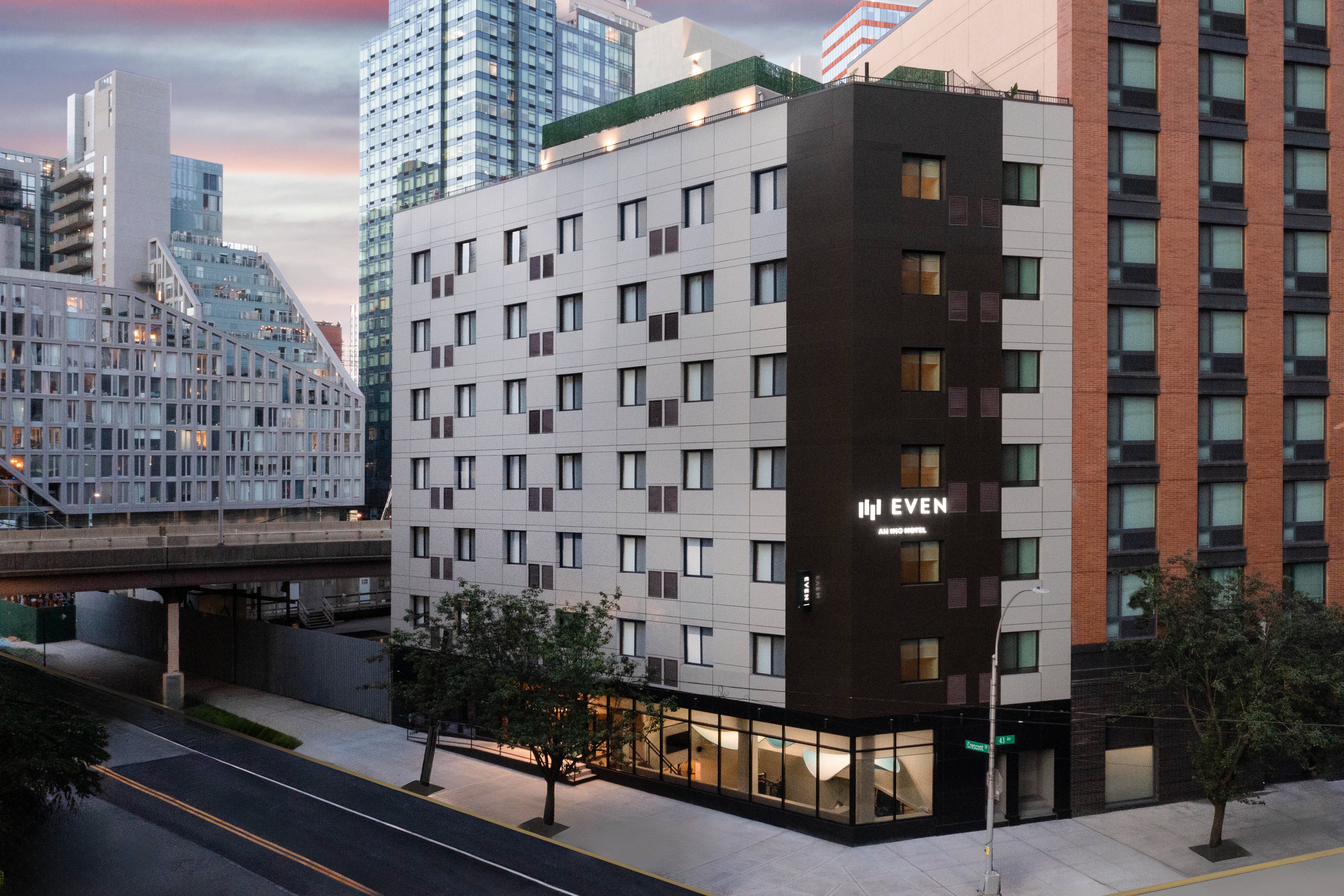 Even Hotels Long Island City New York 1/44